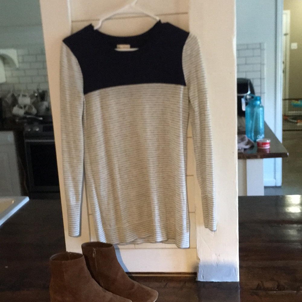 3 for $15 Gap sweater